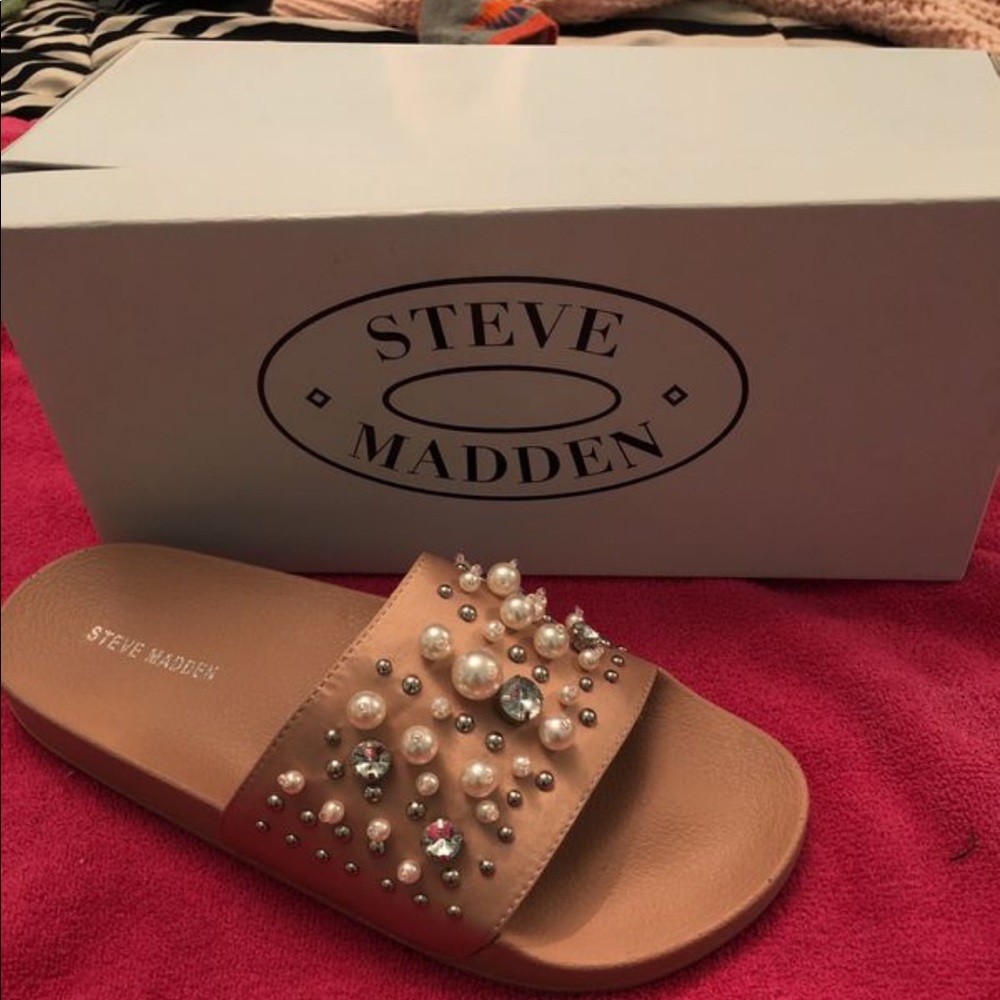 Steve Madden blush pink sliders